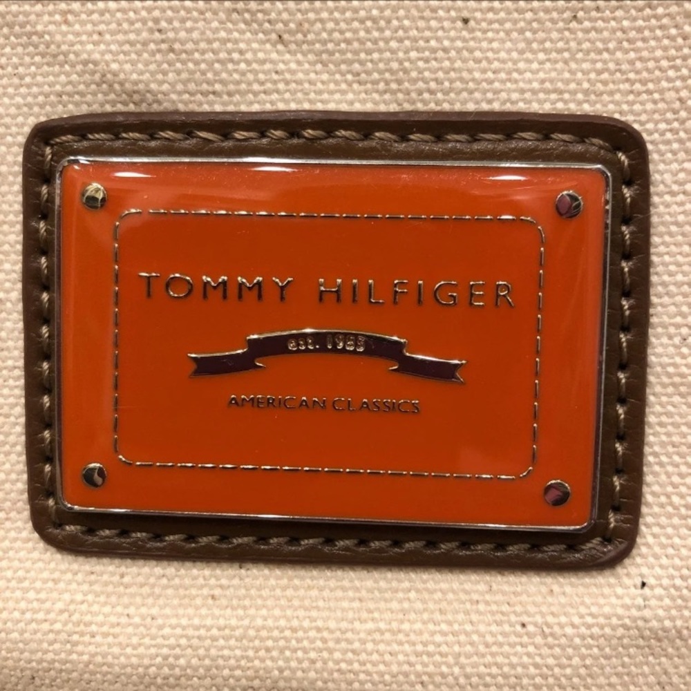 Tommy Hilfiger purse - Picture 3 of 9